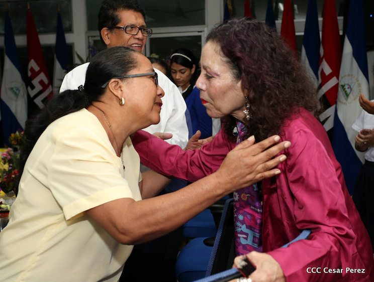 Compa&ntilde;era Rosario: Con educaci&oacute;n nos vamos liberando de la pobreza