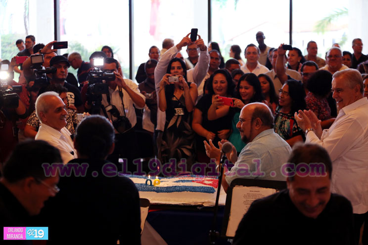 Espectacular gala en honor a Tom&aacute;s y Fidel