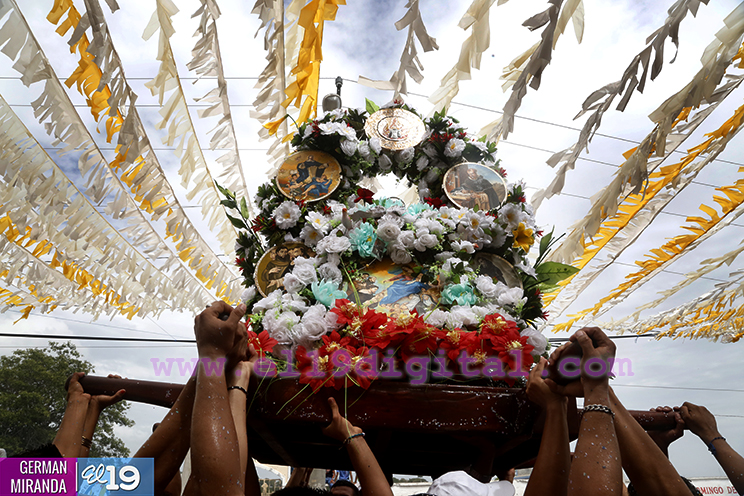 Santo Domingo es subido a su Altar en Las Sierritas