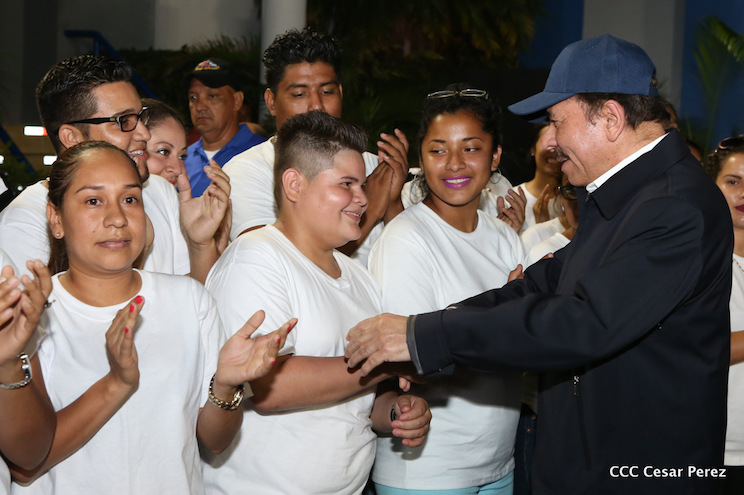 Inscripción de Daniel y Rosario como candidatos del FSLN