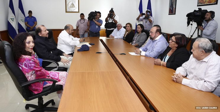 Inscripción de Daniel y Rosario como fórmula del FSLN y la Alianza Unida, Nicaragua Triunfa