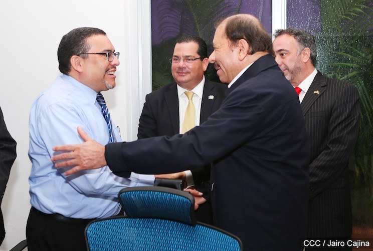 Presidente Daniel se re&uacute;ne con vicepresidente de Cargill y representantes de AMCHAM