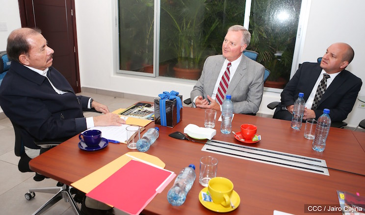 Presidente Daniel se re&uacute;ne con vicepresidente de Cargill y representantes de AMCHAM