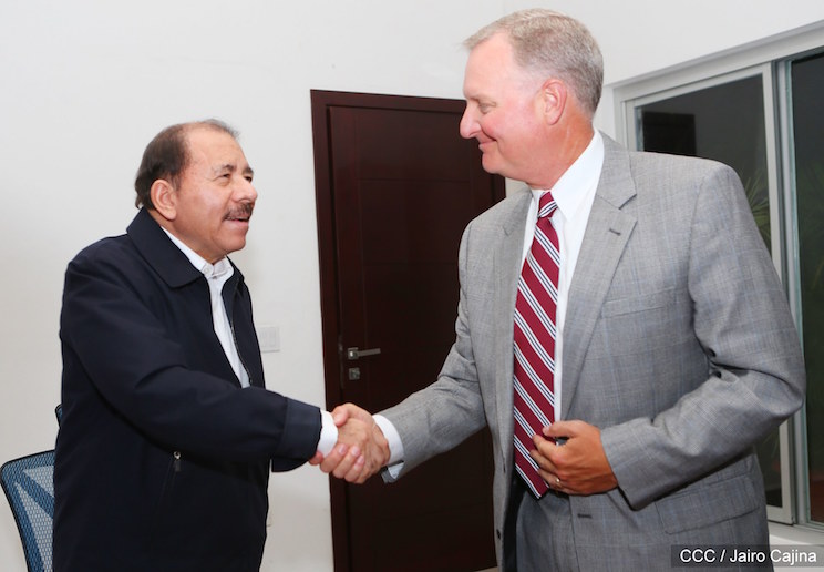 Presidente Daniel se re&uacute;ne con vicepresidente de Cargill y representantes de AMCHAM