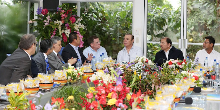 Presidente Daniel se re&uacute;ne con representantes de la Red Centroamericana de Microfinanzas