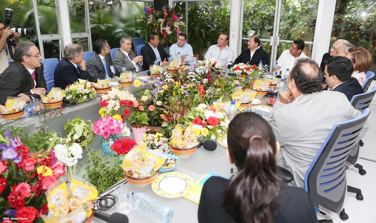 Presidente Daniel se re&uacute;ne con representantes de la Red Centroamericana de Microfinanzas