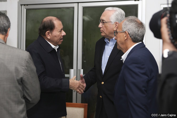 Presidente Daniel se re&uacute;ne con representantes de la Red Centroamericana de Microfinanzas