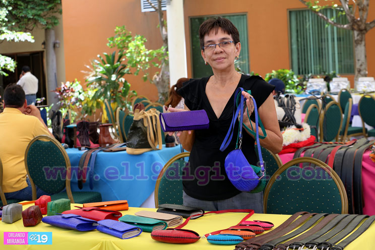 Realizan mesa de trabajo de talleres y pequeños negocios del cuero