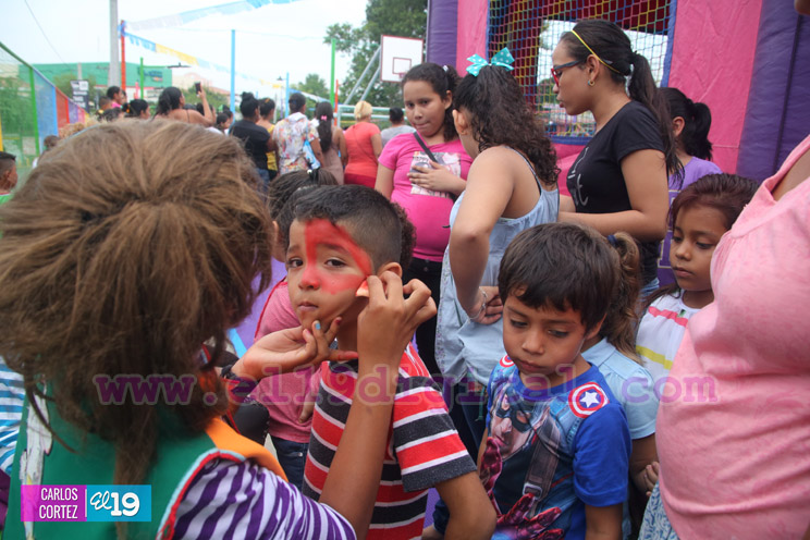 Familias inauguran parque en el barrio Primero de Mayo