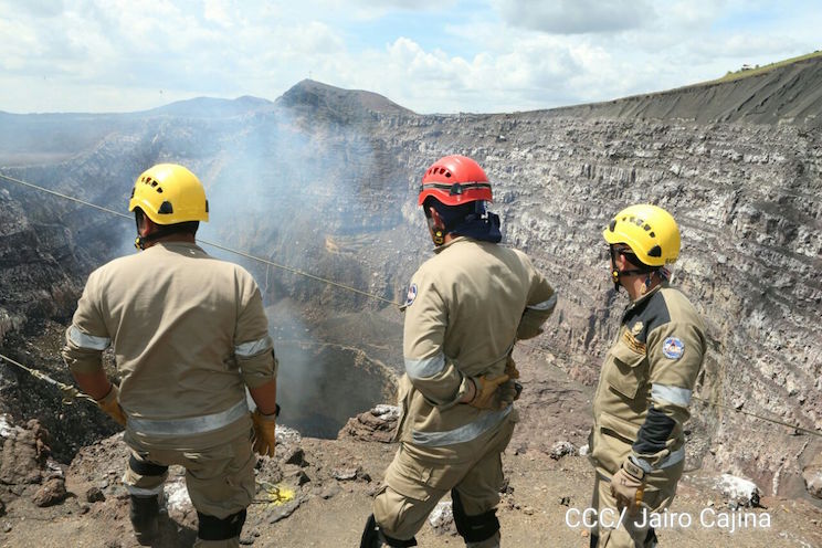 Sam Cossman concluye primer descenso a la Zona Cero del Volcán Masaya