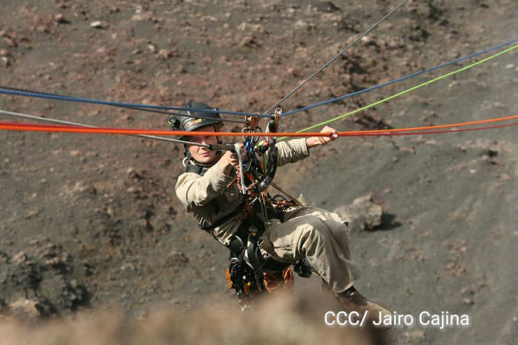 Sam Cossman concluye primer descenso a la Zona Cero del Volcán Masaya