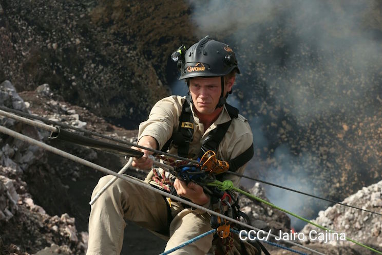 Sam Cossman concluye primer descenso a la Zona Cero del Volcán Masaya
