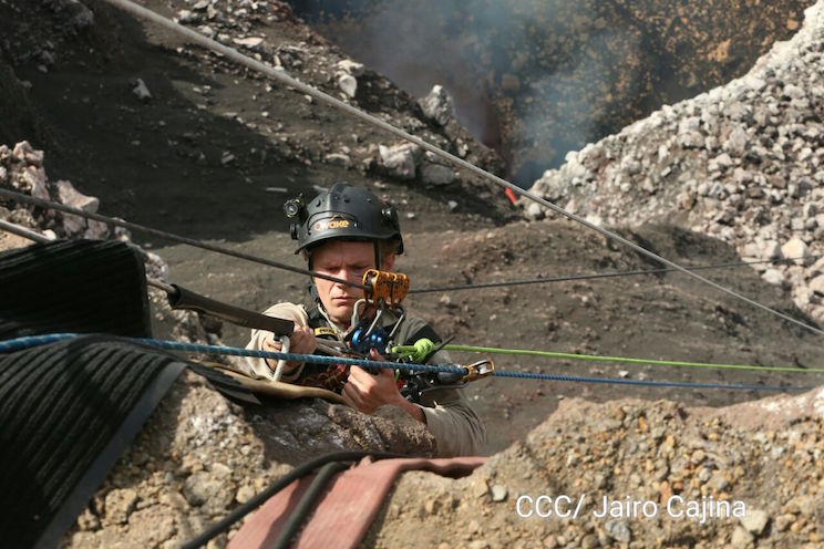 Sam Cossman concluye primer descenso a la Zona Cero del Volcán Masaya
