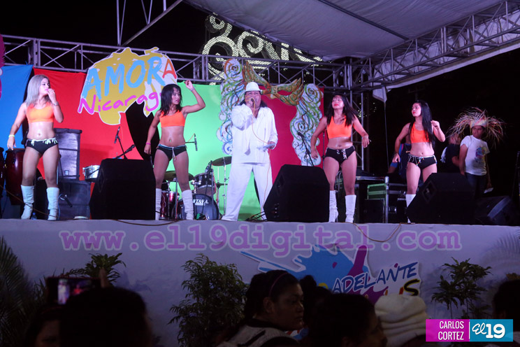 Juventud ratifica su apoyo con alegre concierto en Avenida de Bolívar a Chávez