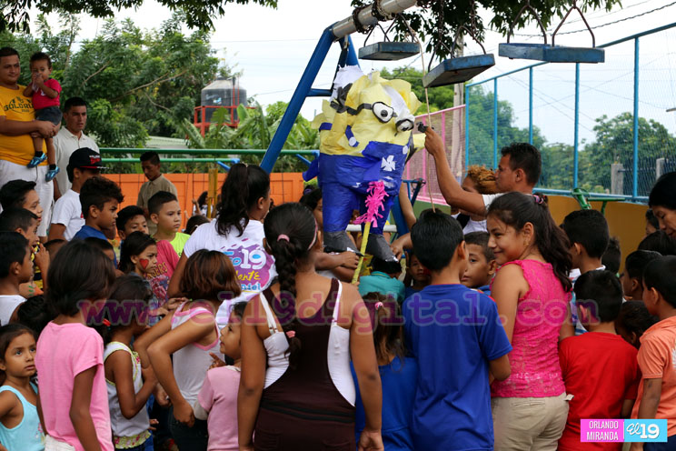 Familias celebran el D&iacute;a de la Alegr&iacute;a en Unidad y Tranquilidad