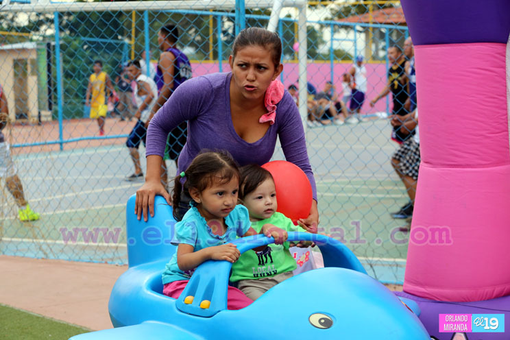 Familias celebran el D&iacute;a de la Alegr&iacute;a en Unidad y Tranquilidad