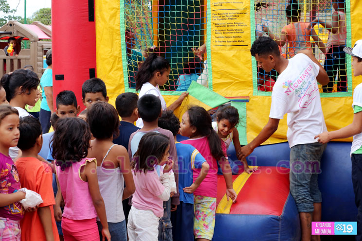 Familias celebran el D&iacute;a de la Alegr&iacute;a en Unidad y Tranquilidad