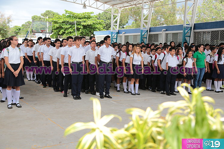 Estudiantes del 14 de Septiembre regresan a clases con mucho entusiasmo
