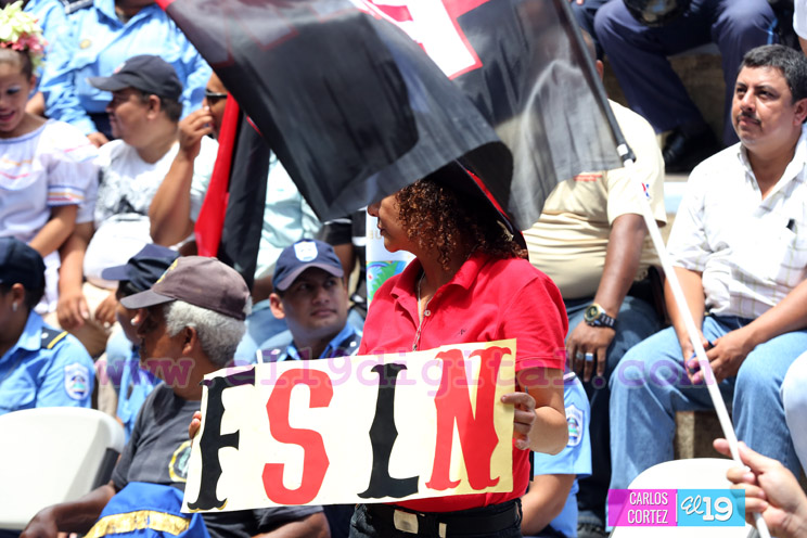Policía Nacional saluda el 37/19