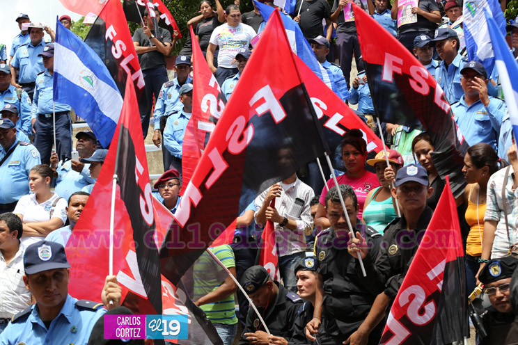 Policía Nacional saluda el 37/19