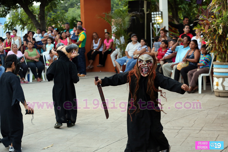 Familias disfrutan de la variedad cultural y gastron&oacute;mica de la Avenida de Bol&iacute;var a Ch&aacute;vez