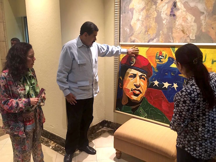Daniel y Rosario sostienen encuentro con el Presidente Nicol&aacute;s Maduro
