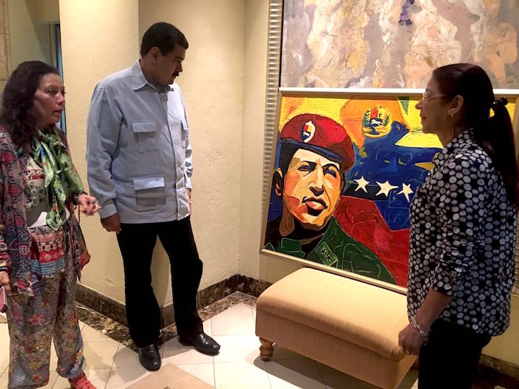 Daniel y Rosario sostienen encuentro con el Presidente Nicol&aacute;s Maduro