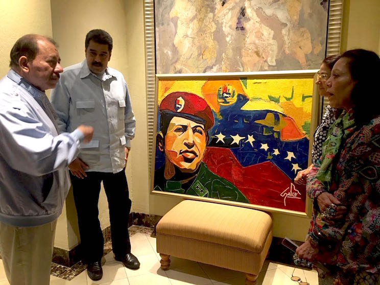 Daniel y Rosario sostienen encuentro con el Presidente Nicol&aacute;s Maduro