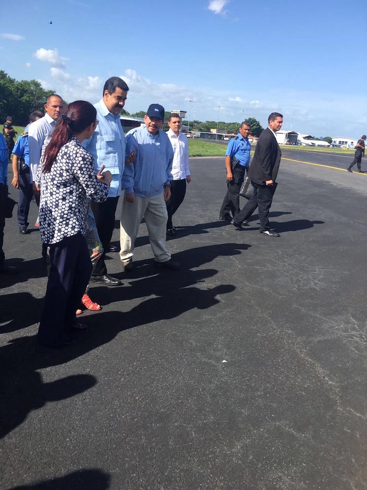 Despedida a Nicol&aacute;s Maduro en Aeropuerto Augusto C. Sandino