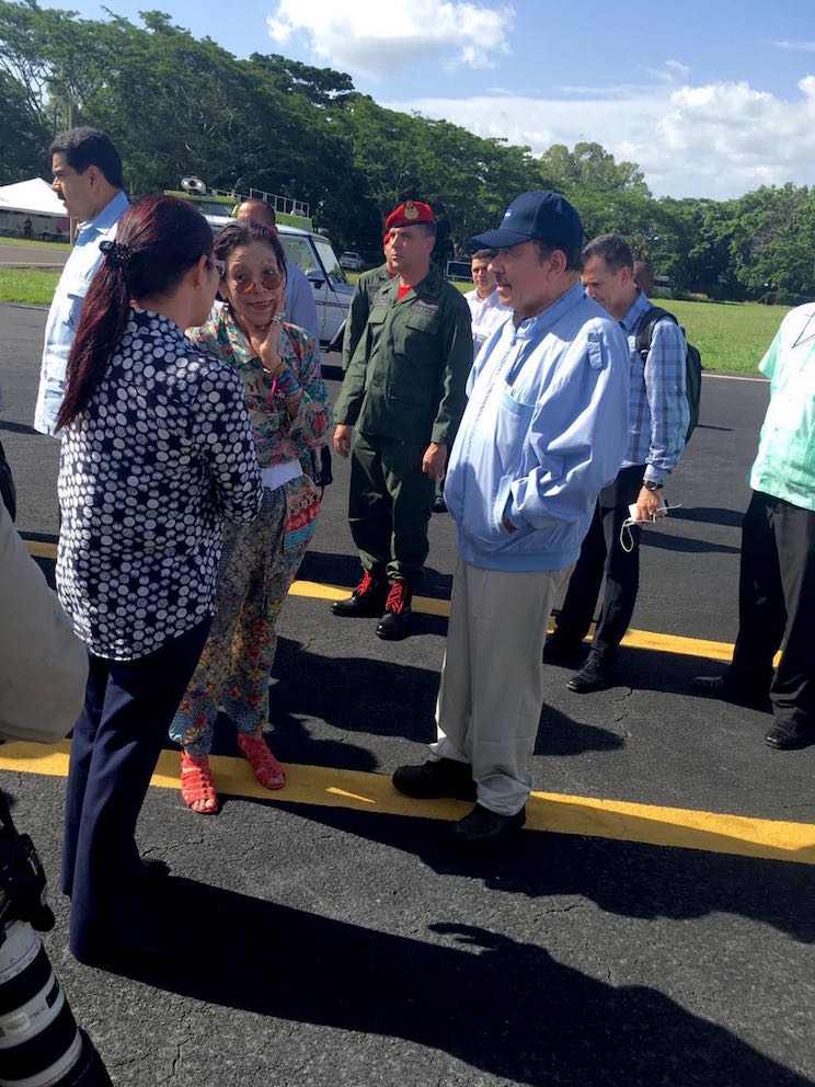 Despedida a Nicol&aacute;s Maduro en Aeropuerto Augusto C. Sandino