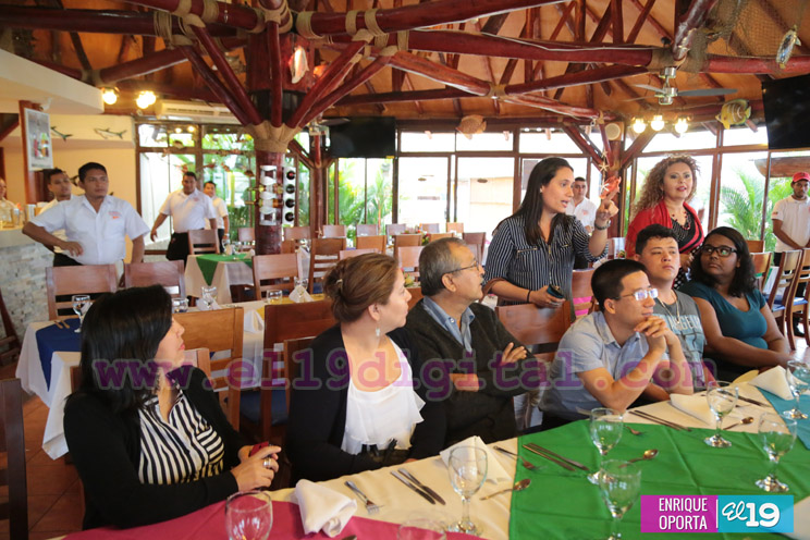 Internacionalistas participan en celebración del 37/19