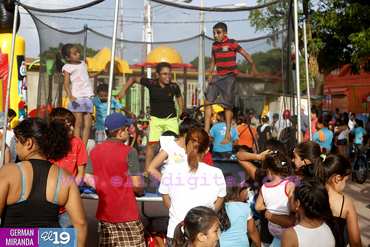 Continúan celebrando en parques de Managua el Día del Estudiante