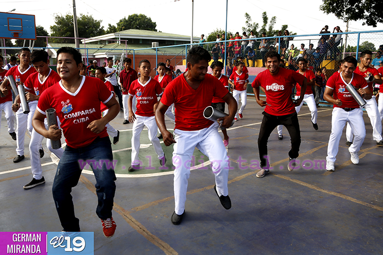 Continúan celebrando en parques de Managua el Día del Estudiante
