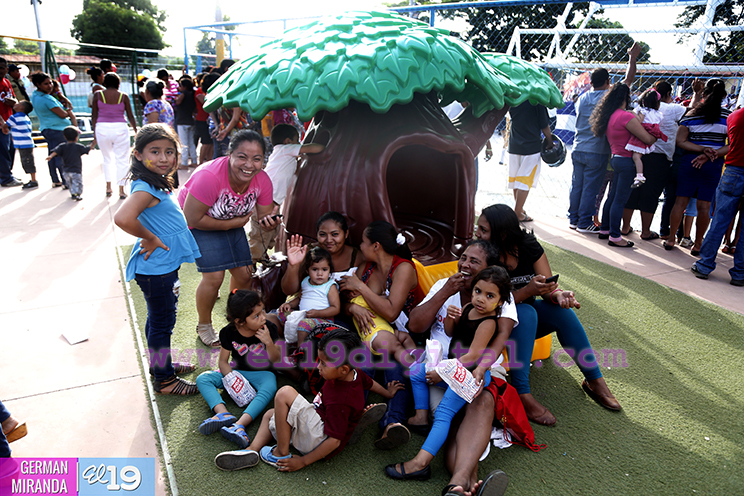 Continúan celebrando en parques de Managua el Día del Estudiante