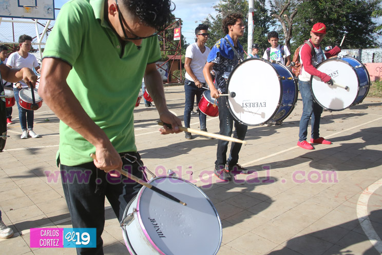 Capitalinos celebran con alegría y compromiso el Día de los Estudiantes