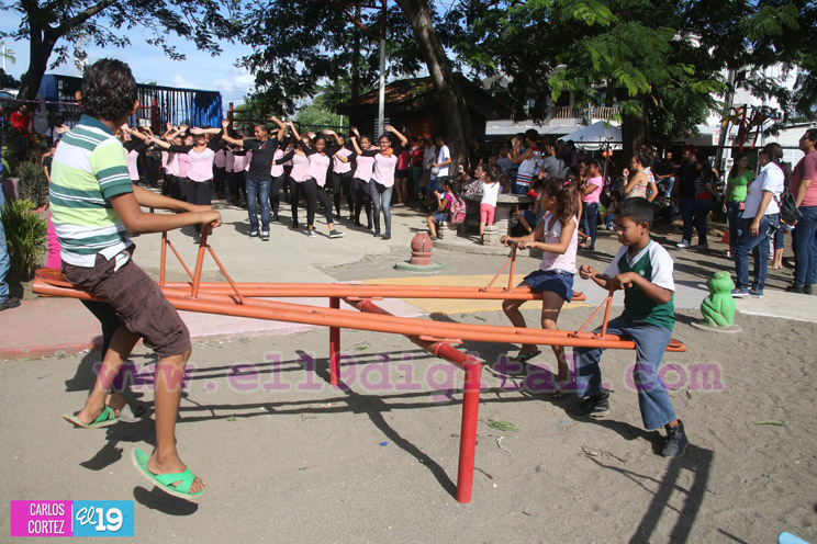 Capitalinos celebran con alegría y compromiso el Día de los Estudiantes
