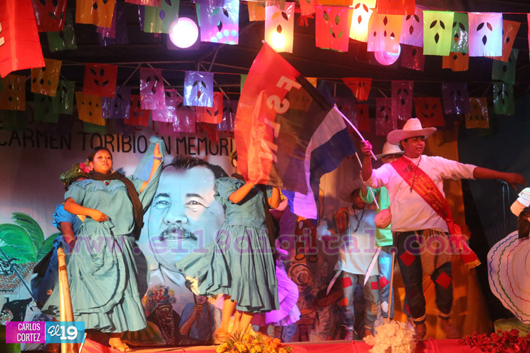Familias celebran alegres vigilias en víspera del 19 de Julio
