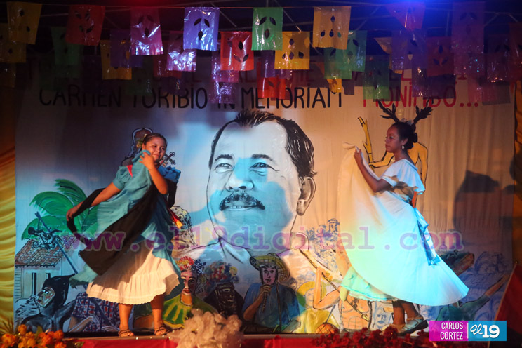 Familias celebran alegres vigilias en víspera del 19 de Julio