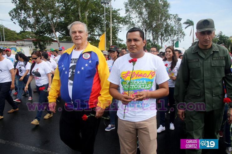 Homenaje a Chávez