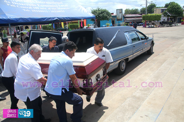 Nicaragua despide con honores al profesor Ricardo Trejos