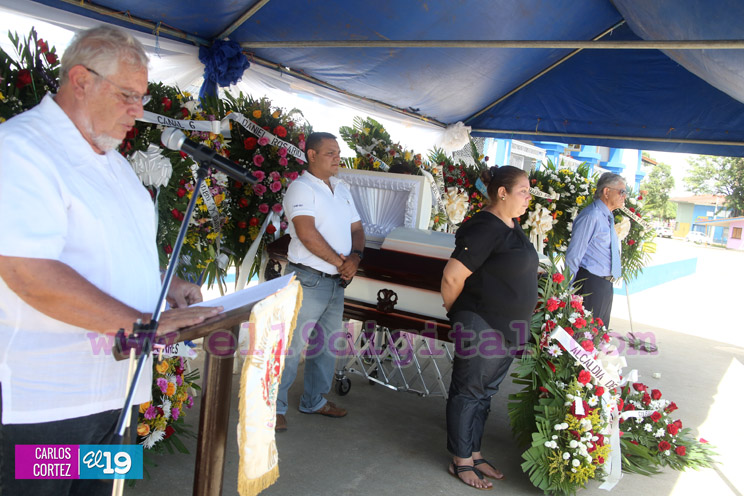 Nicaragua despide con honores al profesor Ricardo Trejos