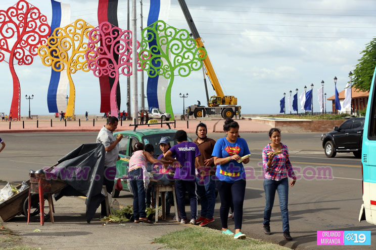 Preparativos en Plaza La Fe para celebrar el 19 de julio