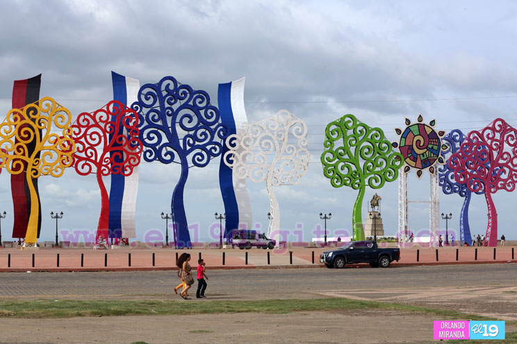 Preparativos en Plaza La Fe para celebrar el 19 de julio
