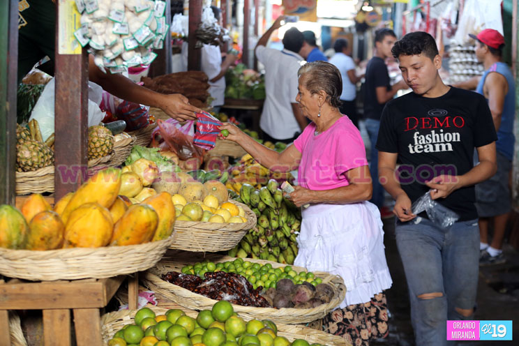 Comerciantes del mercadito de Candelaria comprometidos con la limpieza