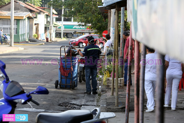Comerciantes del mercadito de Candelaria comprometidos con la limpieza