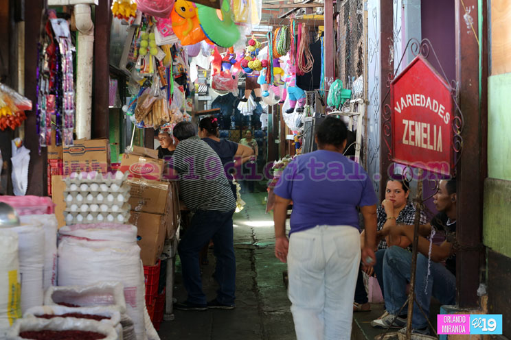 Comerciantes del mercadito de Candelaria comprometidos con la limpieza