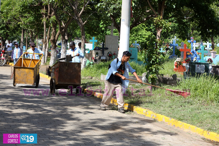Alcald&iacute;a de Managua desarrolla jornada de limpieza en el Cementerio Milagro de Dios