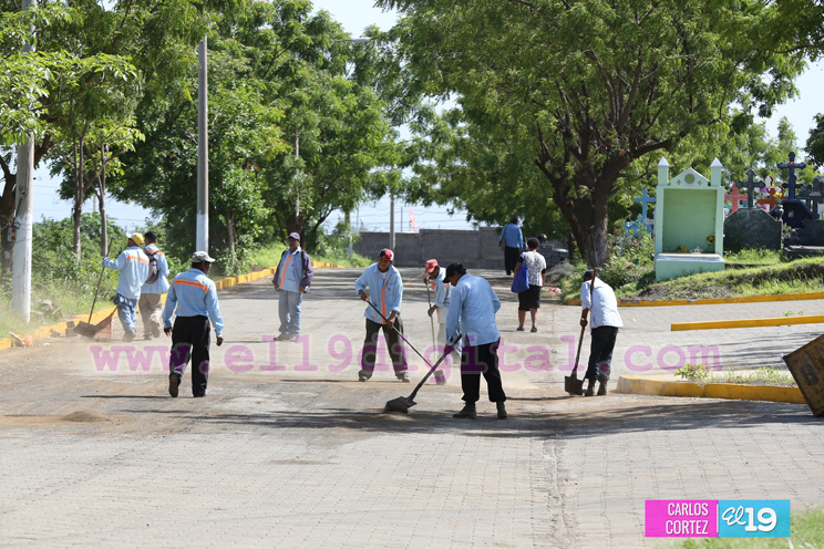 Alcald&iacute;a de Managua desarrolla jornada de limpieza en el Cementerio Milagro de Dios