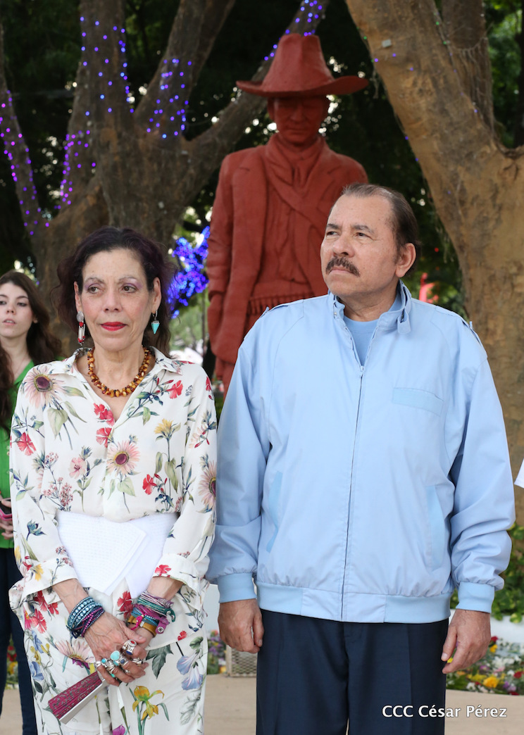 Daniel y Rosario rinden homenaje al Comandante Carlos Fonseca en su 80 Natalicio