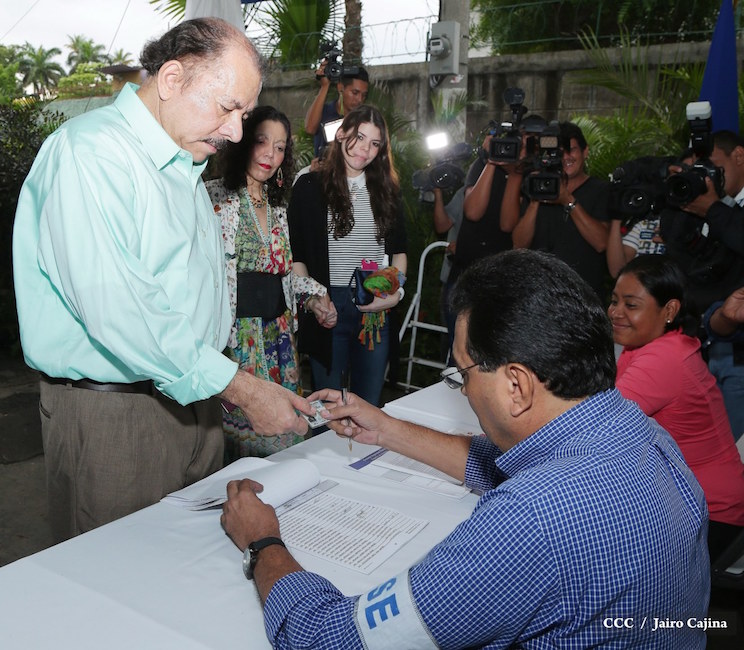 Daniel y Rosario participan del proceso de verificaci&oacute;n ciudadana en Nicaragua
